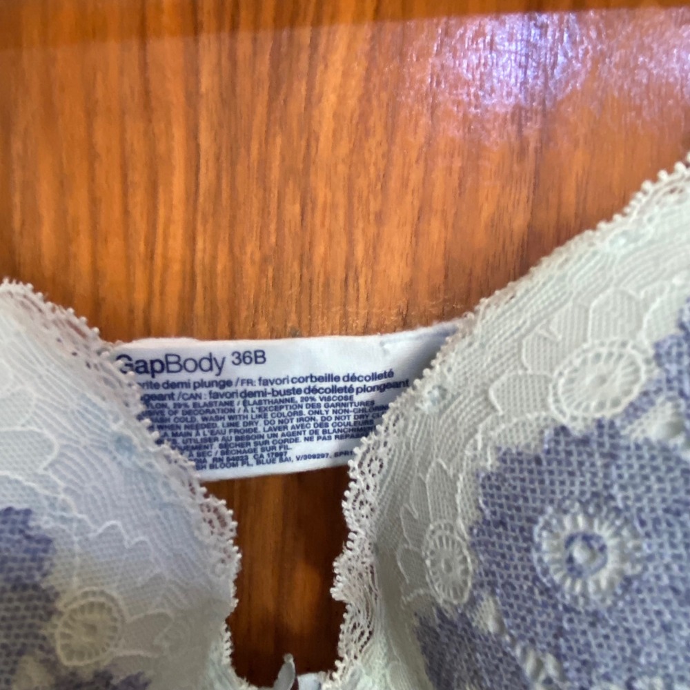 NWT GapBody Favorite Demi Plunge Bra 36B Light Blue Purple Floral Lace Padded - Picture 3 of 7